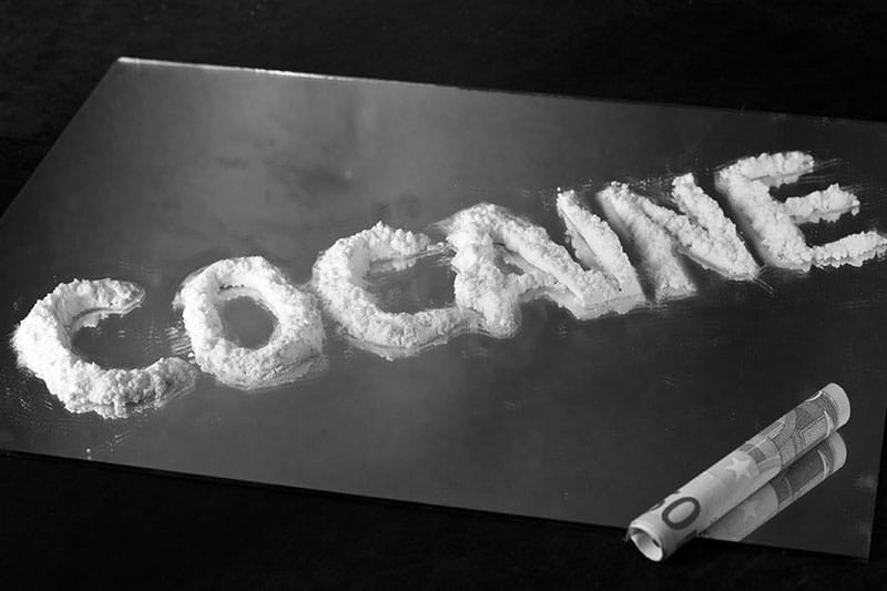 مخدر الكوكايين ما هو؟ مع ٩ مضاعفات اعراض شم الكوكايين