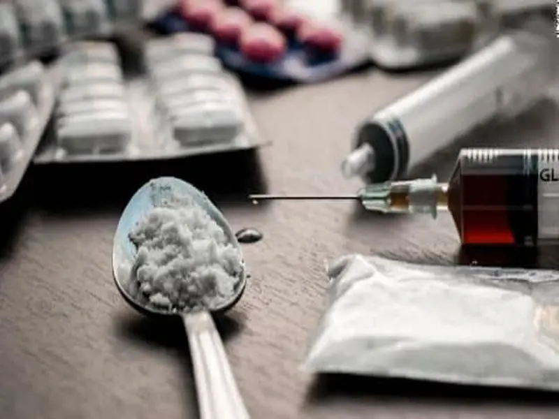 بحث عن المخدرات وما الفرق بين التعاطي والإدمان وكيفية العلاج