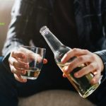 الكحول والاكتئاب .. كيف يمكن أن يؤثر الكحول على مزاجك